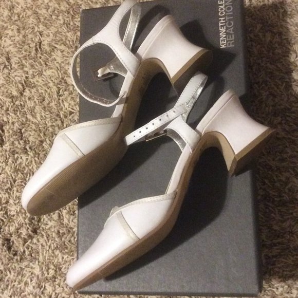 Girls  Dress Pump - Picture 2 of 4